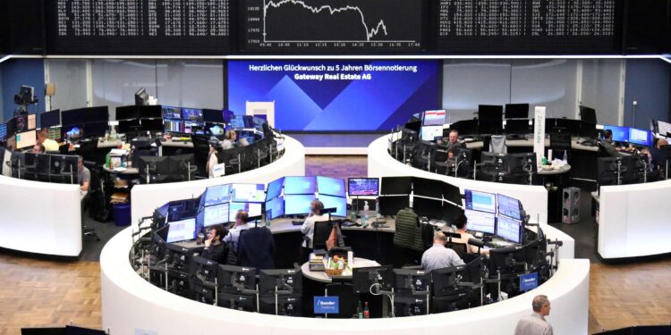 Bolsas da Europa fecham majoritariamente em alta com expectativa de acordo EUA-Irã
